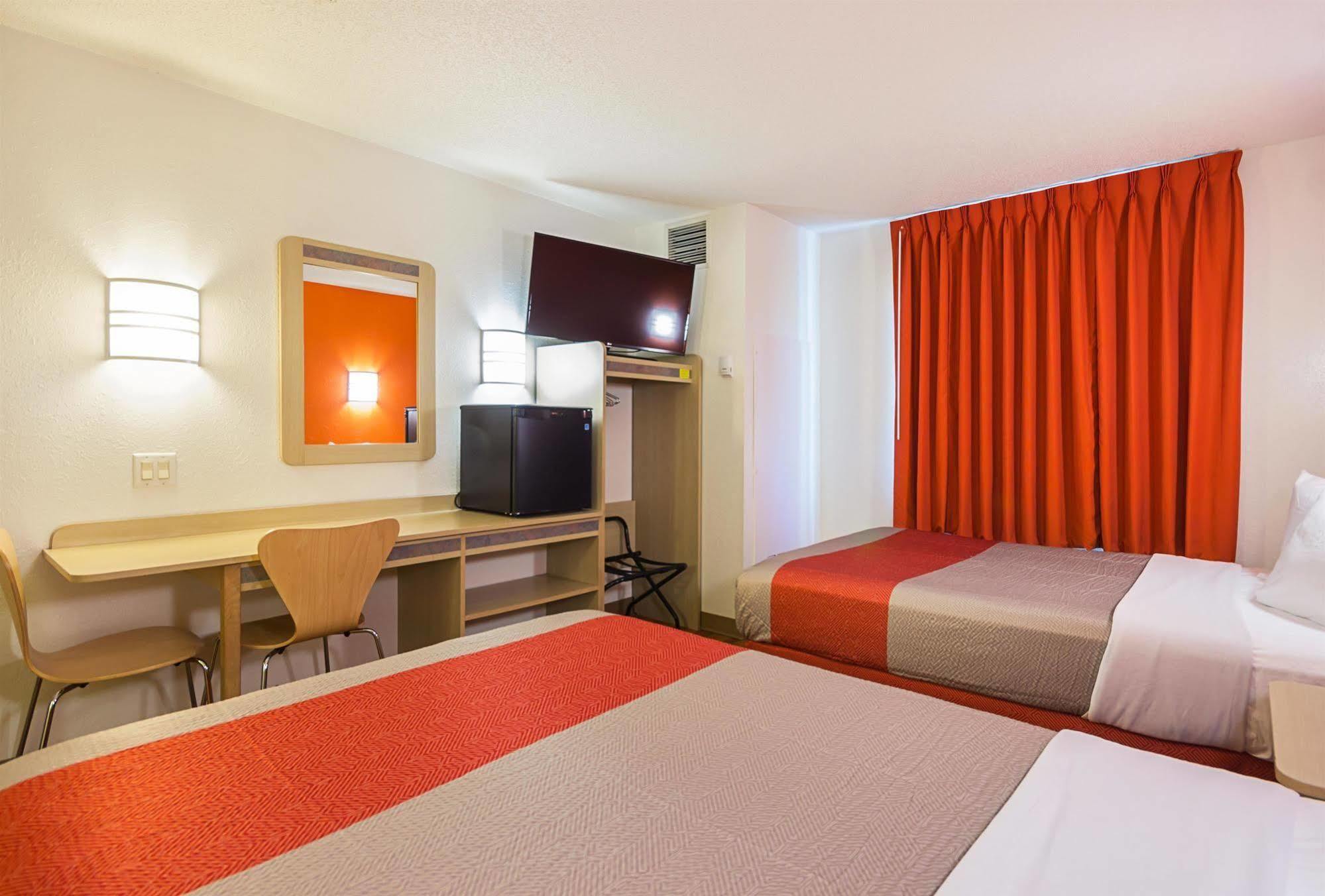 Motel 6-Whitby, On - Toronto East Exterior foto