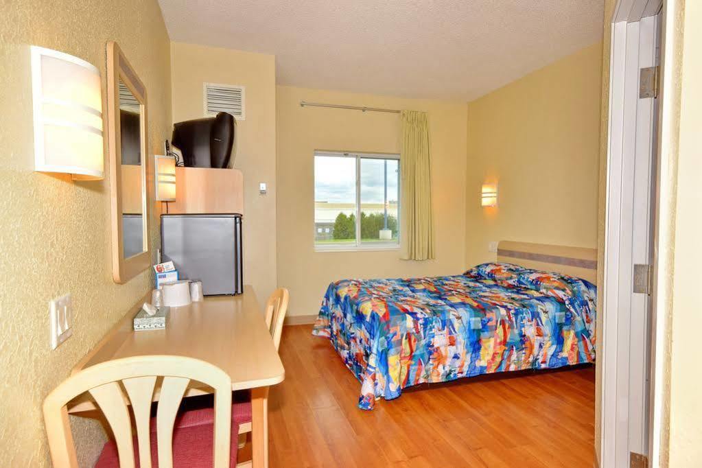 Motel 6-Whitby, On - Toronto East Exterior foto